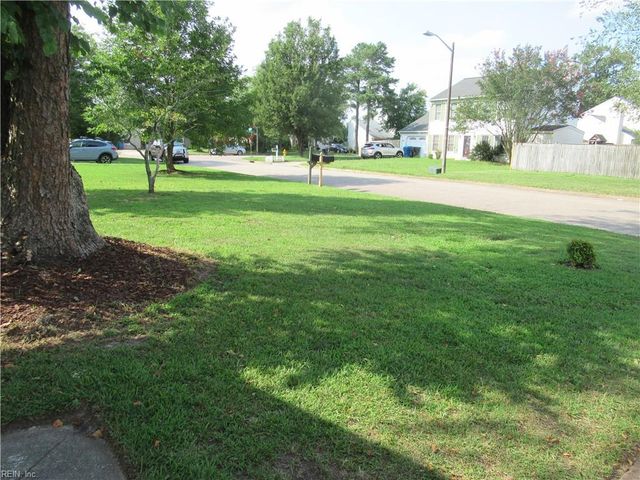 1805 Saint Regis CIR, Virginia Beach, VA 23453