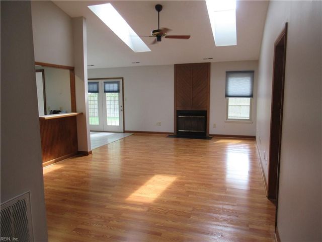 1805 Saint Regis CIR, Virginia Beach, VA 23453