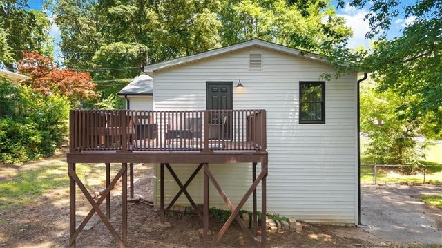 1044 Pinedale Drive SE, Smyrna, GA 30080