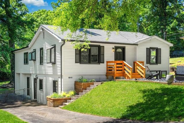 1044 Pinedale Drive SE, Smyrna, GA 30080