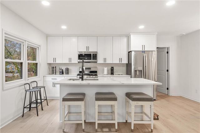 1044 Pinedale Drive SE, Smyrna, GA 30080