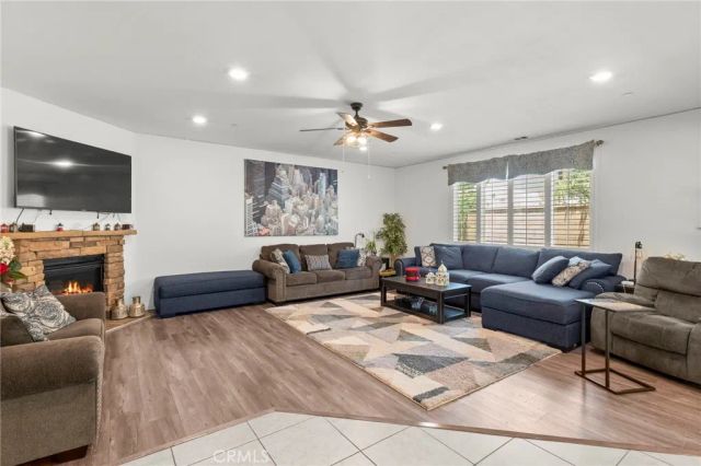 15466 Red Pepper, Fontana, CA 92336