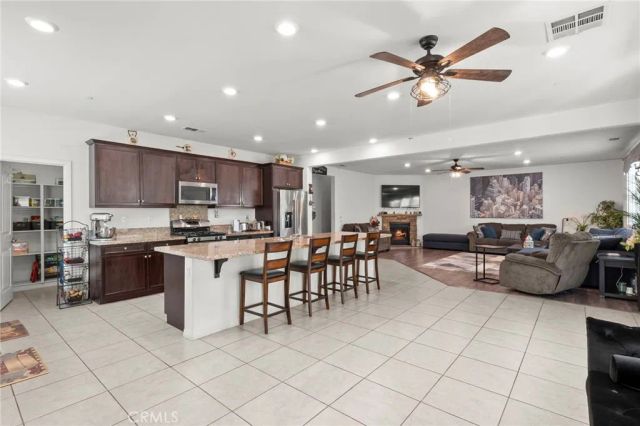 15466 Red Pepper, Fontana, CA 92336
