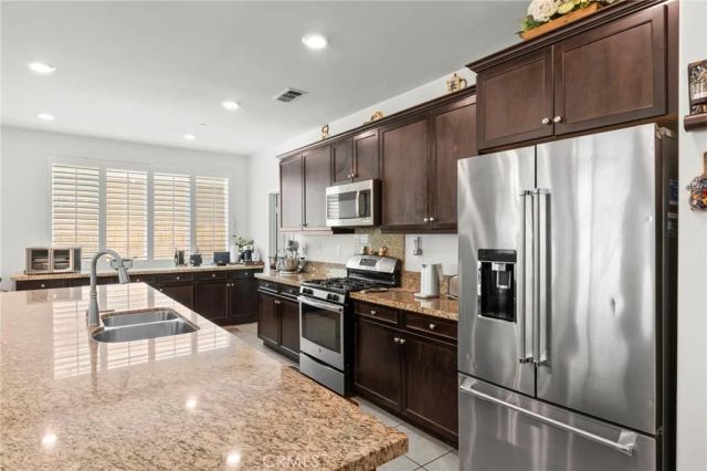 15466 Red Pepper, Fontana, CA 92336