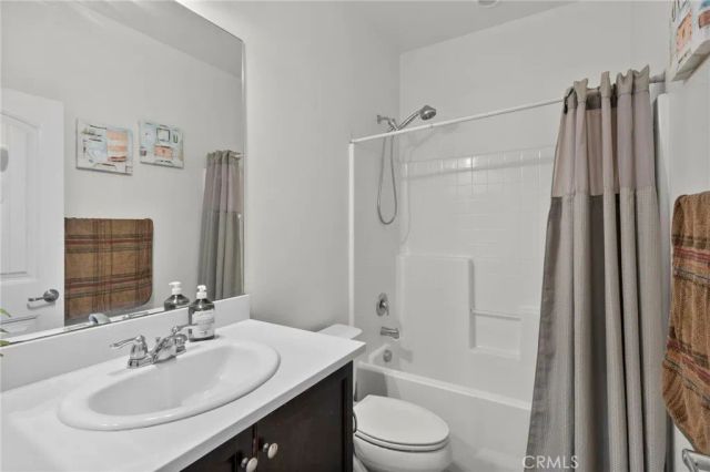 15466 Red Pepper, Fontana, CA 92336