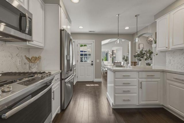 1142 Virginia Avenue, Redwood City, CA 94061