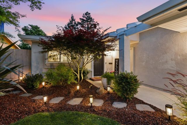 1142 Virginia Avenue, Redwood City, CA 94061