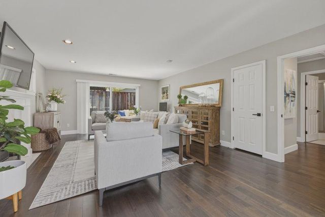 1142 Virginia Avenue, Redwood City, CA 94061