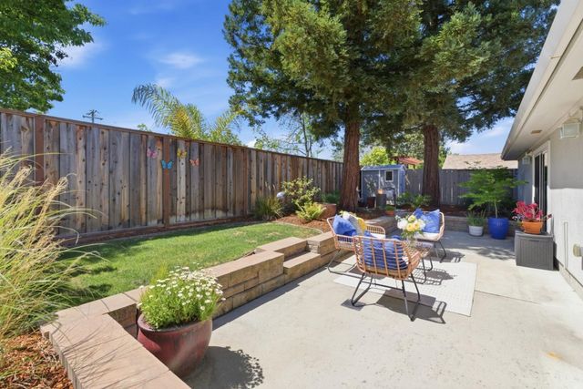 1142 Virginia Avenue, Redwood City, CA 94061