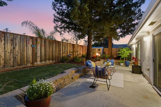 1142 Virginia Avenue, Redwood City, CA 94061