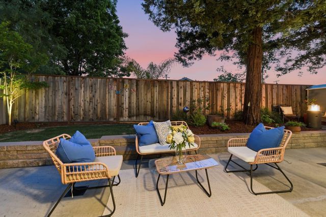 1142 Virginia Avenue, Redwood City, CA 94061