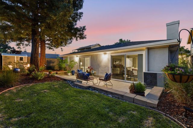 1142 Virginia Avenue, Redwood City, CA 94061