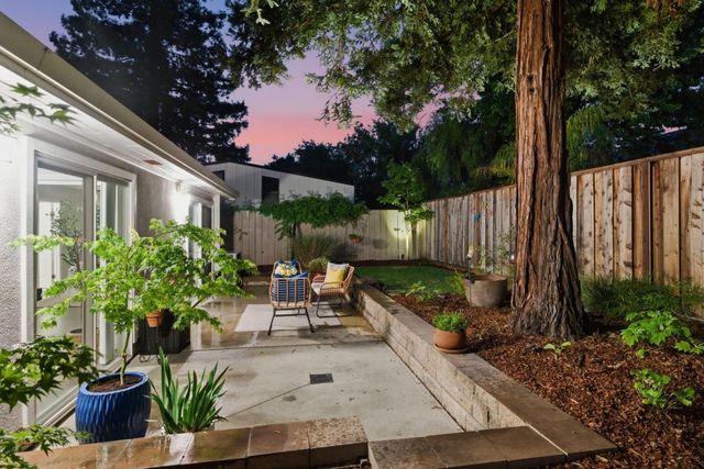 1142 Virginia Avenue, Redwood City, CA 94061