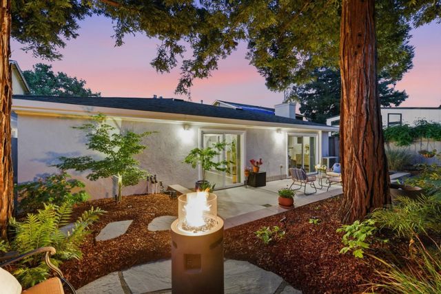 1142 Virginia Avenue, Redwood City, CA 94061