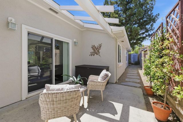 1142 Virginia Avenue, Redwood City, CA 94061