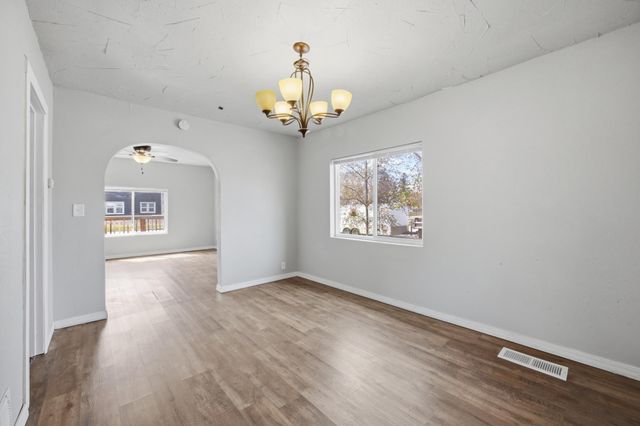 1002 4th Avenue S, Moorhead, MN 56560