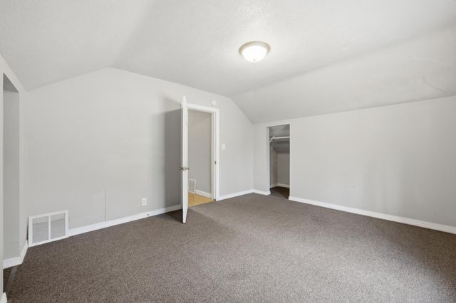 1002 4th Avenue S, Moorhead, MN 56560