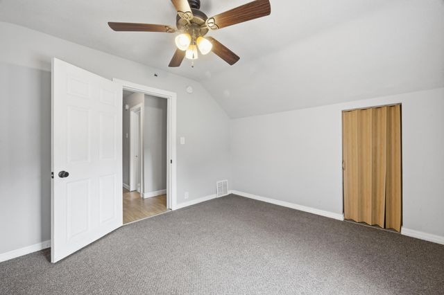 1002 4th Avenue S, Moorhead, MN 56560