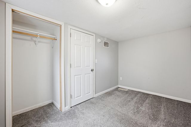 1002 4th Avenue S, Moorhead, MN 56560