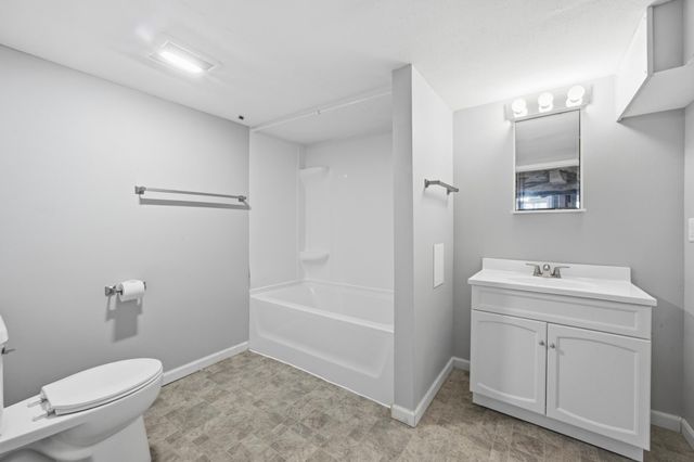 1002 4th Avenue S, Moorhead, MN 56560