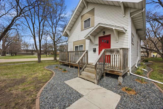 1002 4th Avenue S, Moorhead, MN 56560