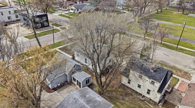 1002 4th Avenue S, Moorhead, MN 56560