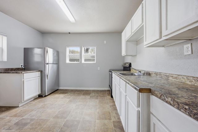 1002 4th Avenue S, Moorhead, MN 56560