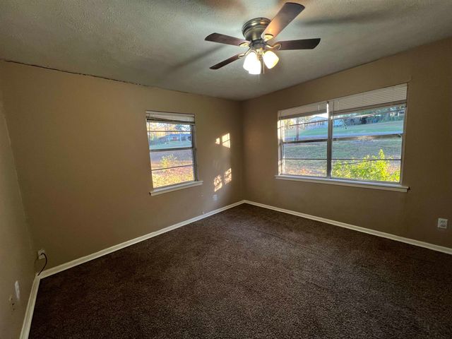 309 E Donna St, White Oak, TX 75693