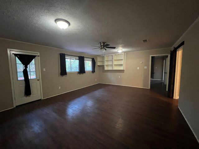 309 E Donna St, White Oak, TX 75693