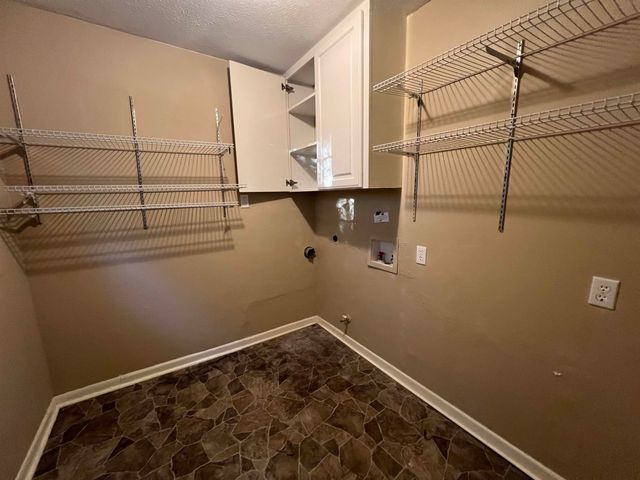 309 E Donna St, White Oak, TX 75693