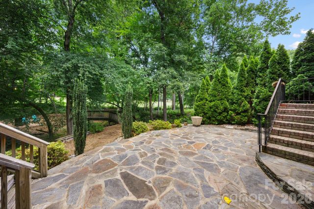 5355 Shannamara Drive, Matthews, NC 28104