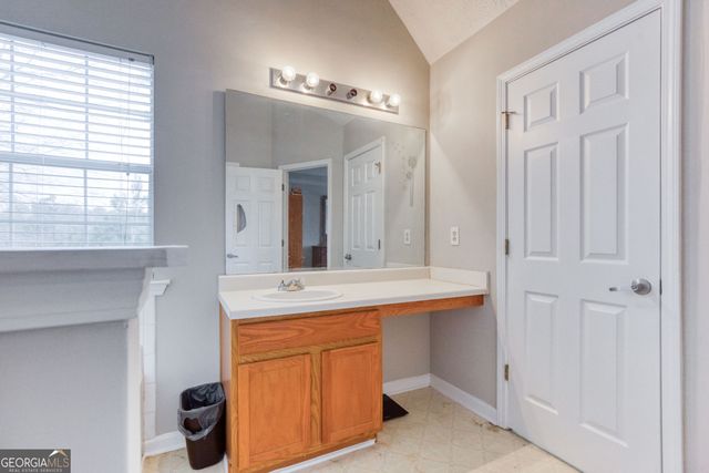 679 Michael Cir, Monroe, GA 30655