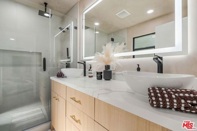 6150 Sylvia Avenue, Tarzana (los Angeles), CA 91335