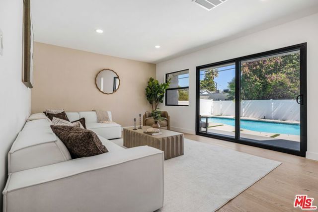 6150 Sylvia Avenue, Tarzana (los Angeles), CA 91335