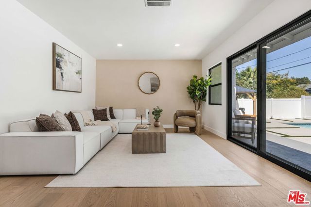 6150 Sylvia Avenue, Tarzana (los Angeles), CA 91335