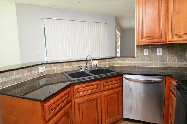 8613 MALLARD RESERVE DRIVE 102, Tampa, FL 33614