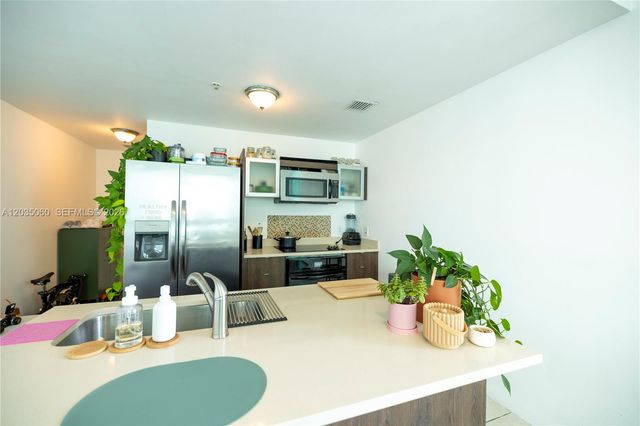 1900 N Bayshore Dr 3403, Miami, FL 33132