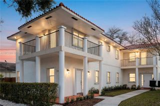 2870 SW 21st St, Miami, FL 33145