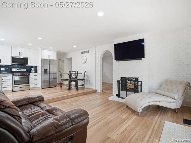 41411 Greenwood Drive, Canton, MI 48187