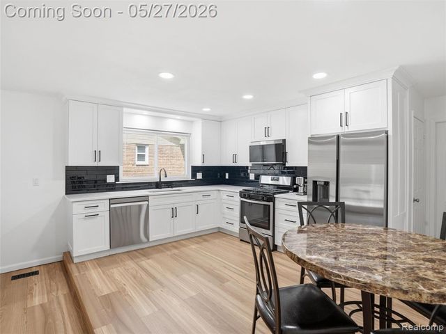 41411 Greenwood Drive, Canton, MI 48187