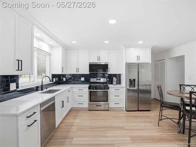 41411 Greenwood Drive, Canton, MI 48187