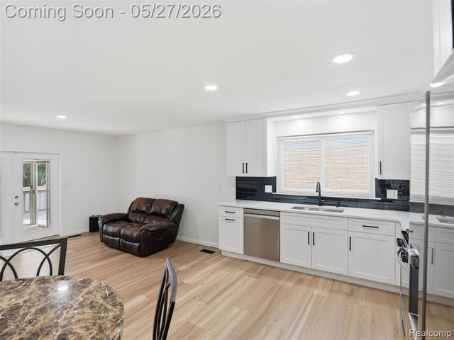 41411 Greenwood Drive, Canton, MI 48187