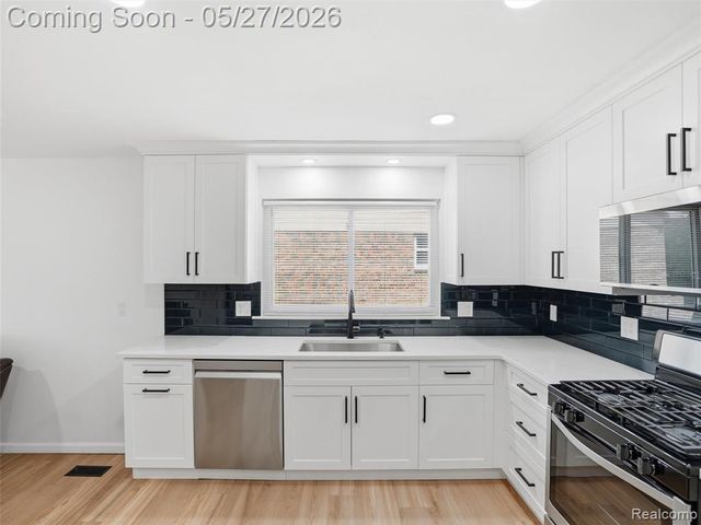 41411 Greenwood Drive, Canton, MI 48187