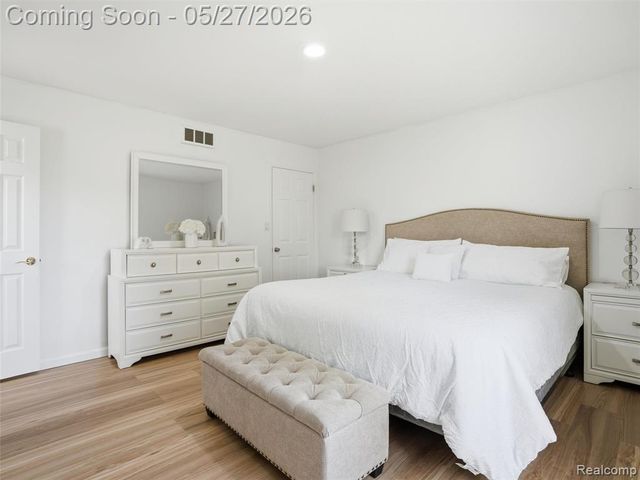 41411 Greenwood Drive, Canton, MI 48187