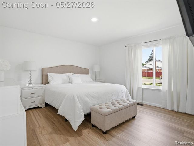 41411 Greenwood Drive, Canton, MI 48187