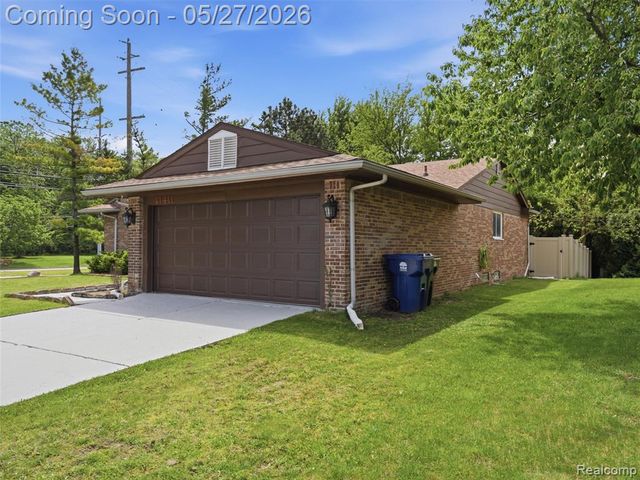 41411 Greenwood Drive, Canton, MI 48187