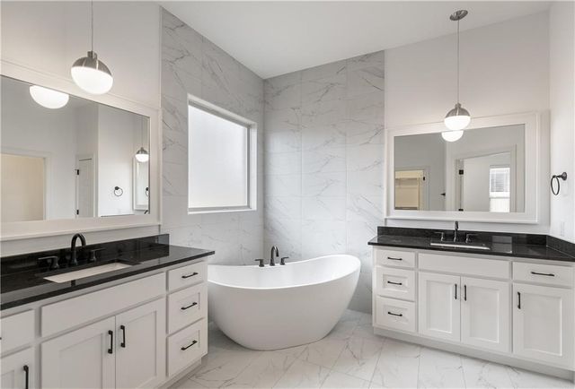 1600 Montrose Avenue, Bentonville, AR 72713