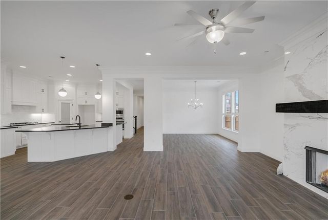 1600 Montrose Avenue, Bentonville, AR 72713