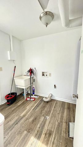 3526 N 77th STREET, Milwaukee, WI 53222