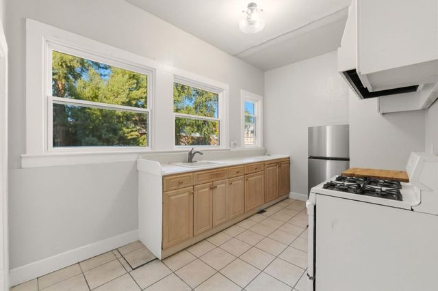 119 E Poplar Avenue, San Mateo, CA 94401